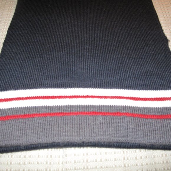 Structure knitted men's scarf - Picture 6 of 9